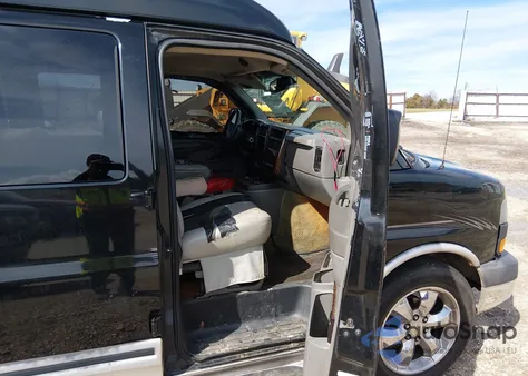 2003 GMC Savana Cutaway Standard/Standard W/C7L/C7N from USA, damaged, VIN 1GDFG15T431230696